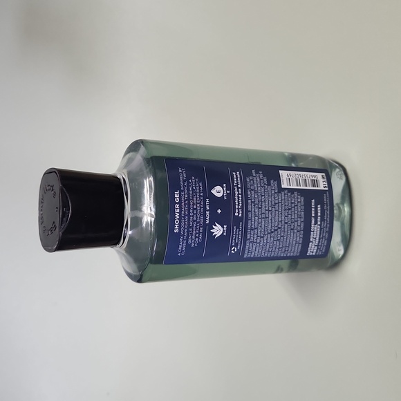 Mahogany Coconut Shower Gel by Bath & Body Works - Picture 2 of 3